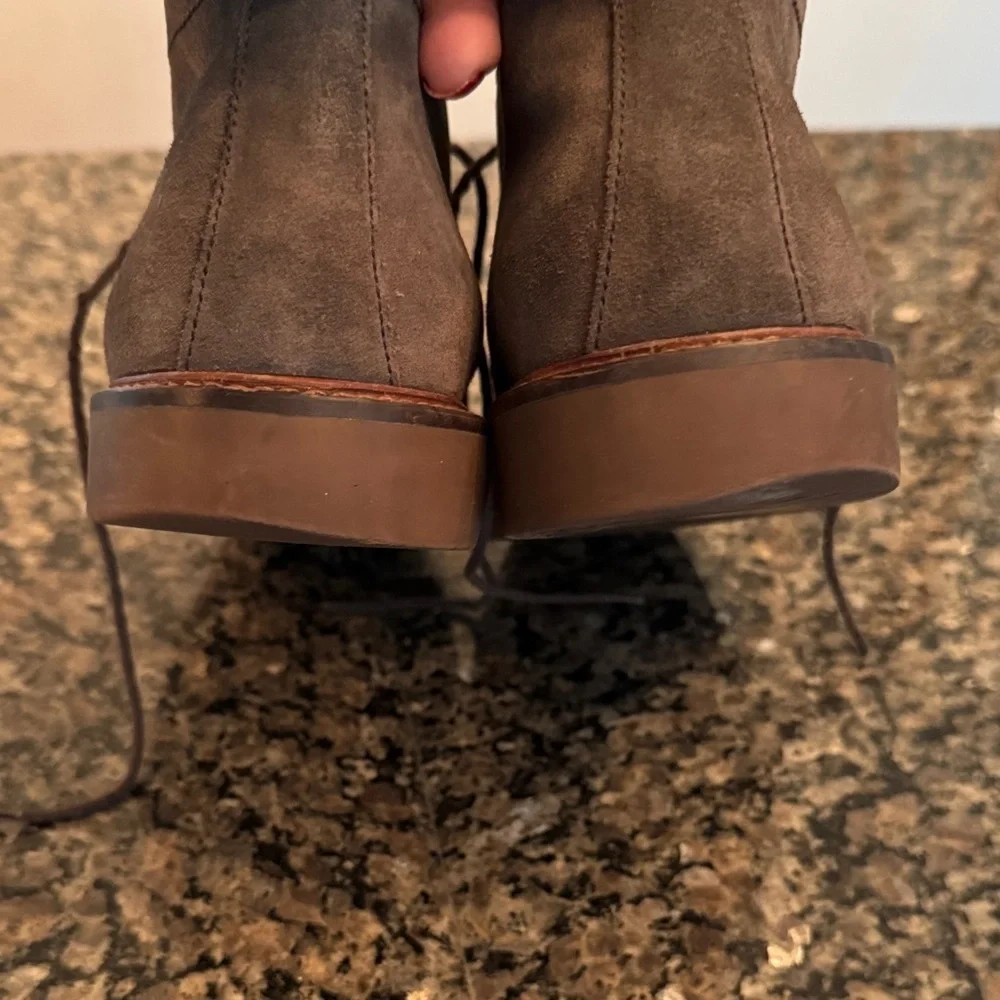 Ashton Grey Men's Suede Chukka Boots in Rich Brown EUC 9
